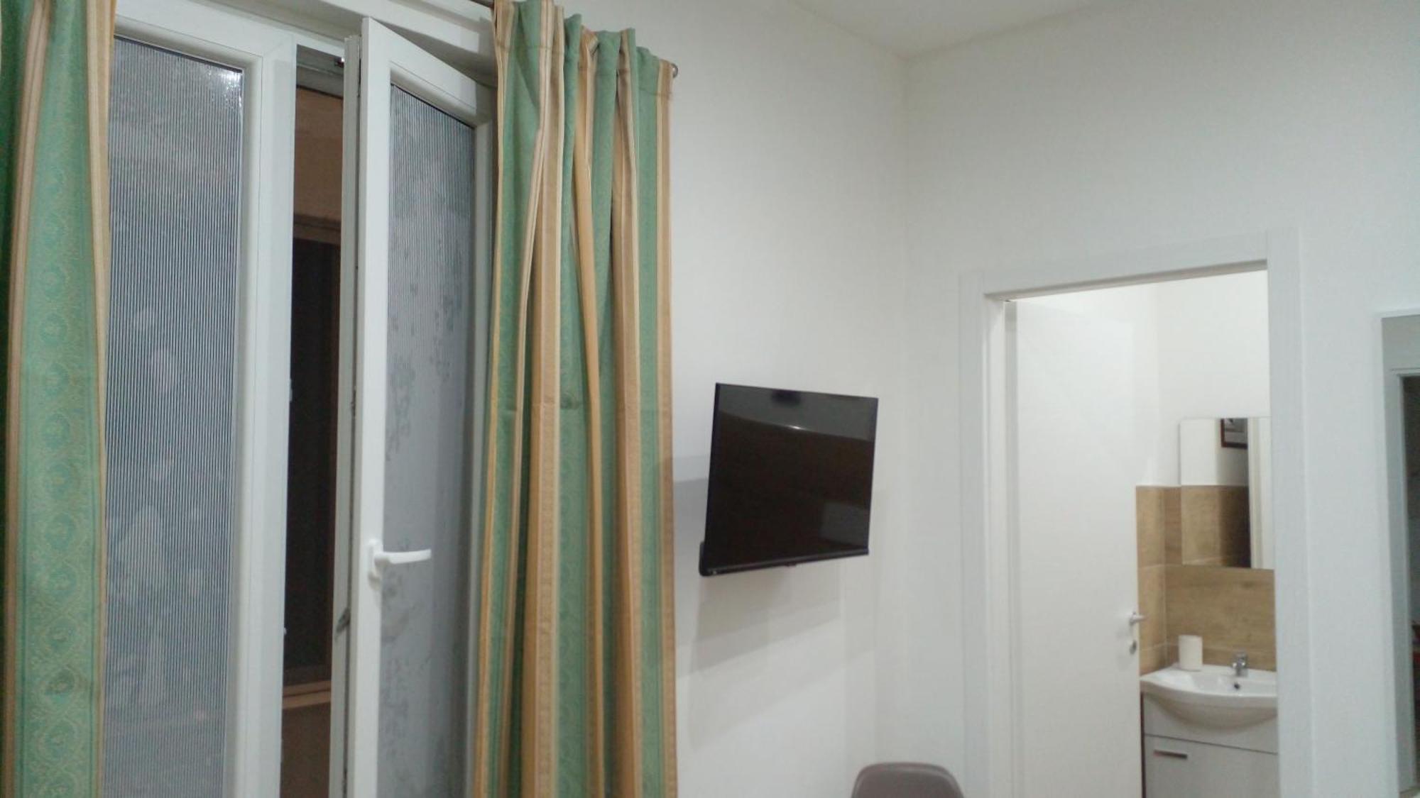 Locazione Turistica Madera Hotel Bari Exterior photo